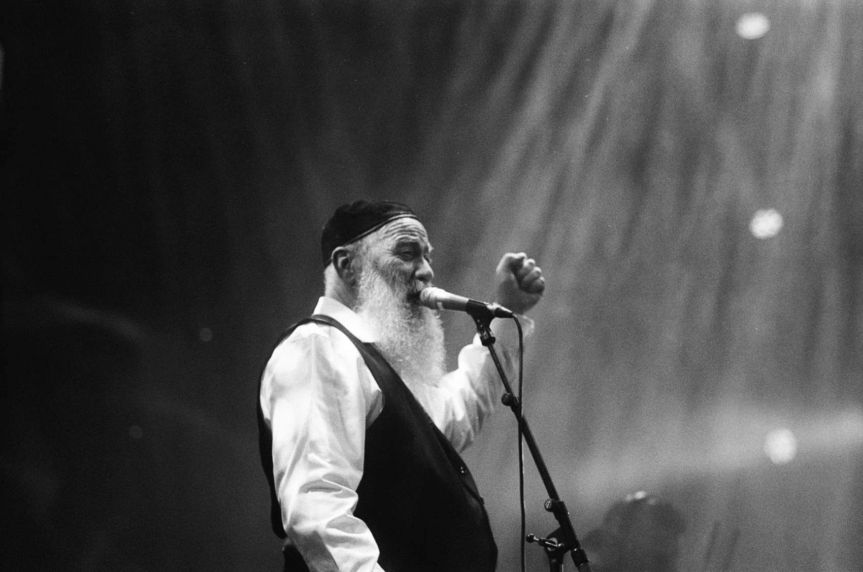 Shuli Rand performing on 35mm black and white film